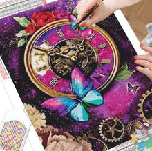 Ladda upp bild till gallerivisning, Diamond Painting Klocka Fjäril*